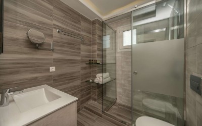 SUPERIOR TWO BEDROOM APARTMENT